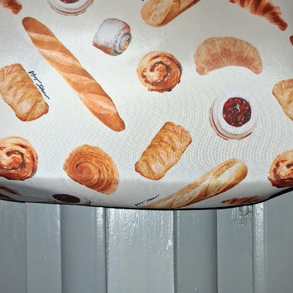 Betsey Johnson Lunch Tote - Picture 6 of 6